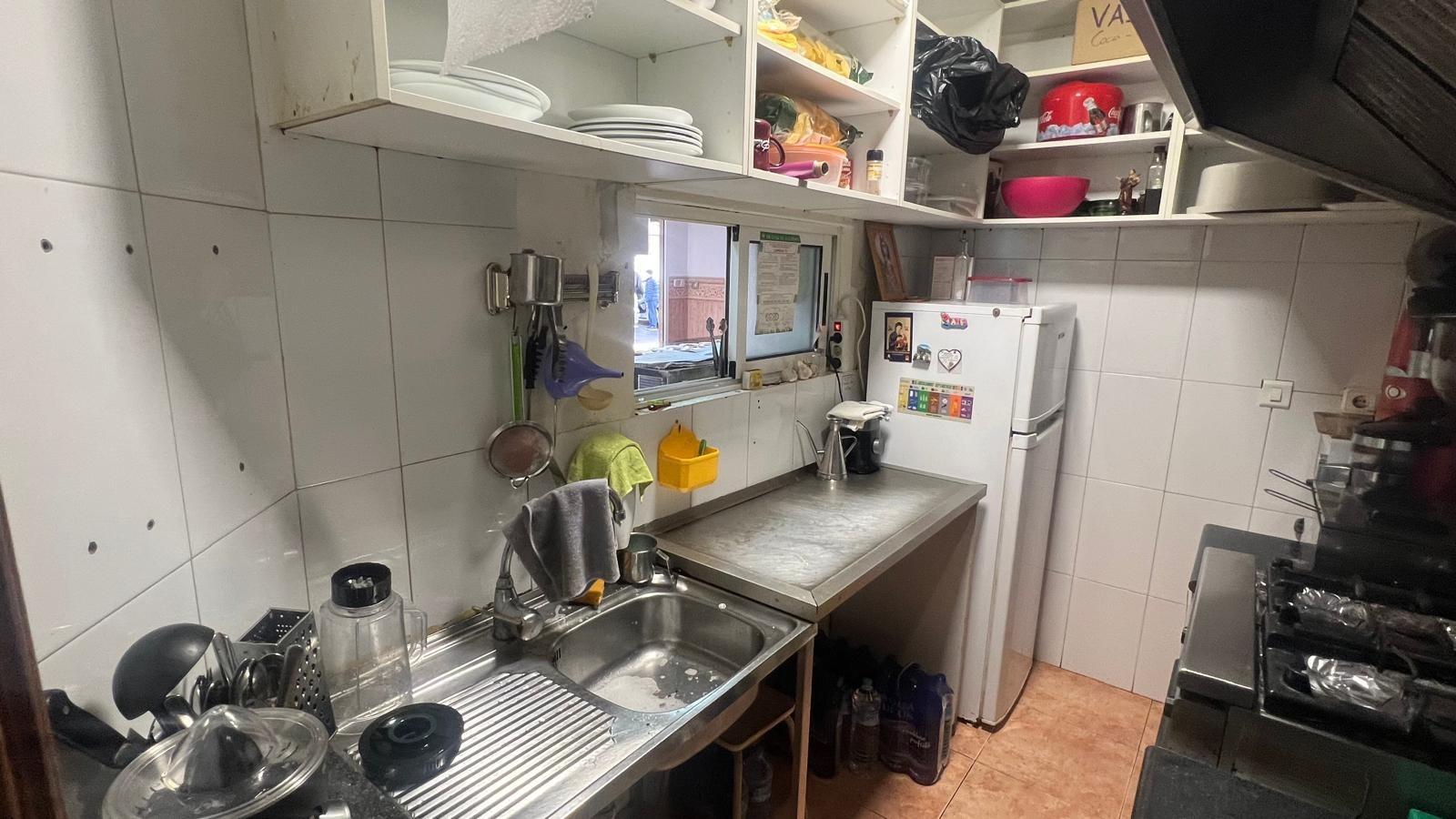 Kitchen in commercial for sale in Torrevieja