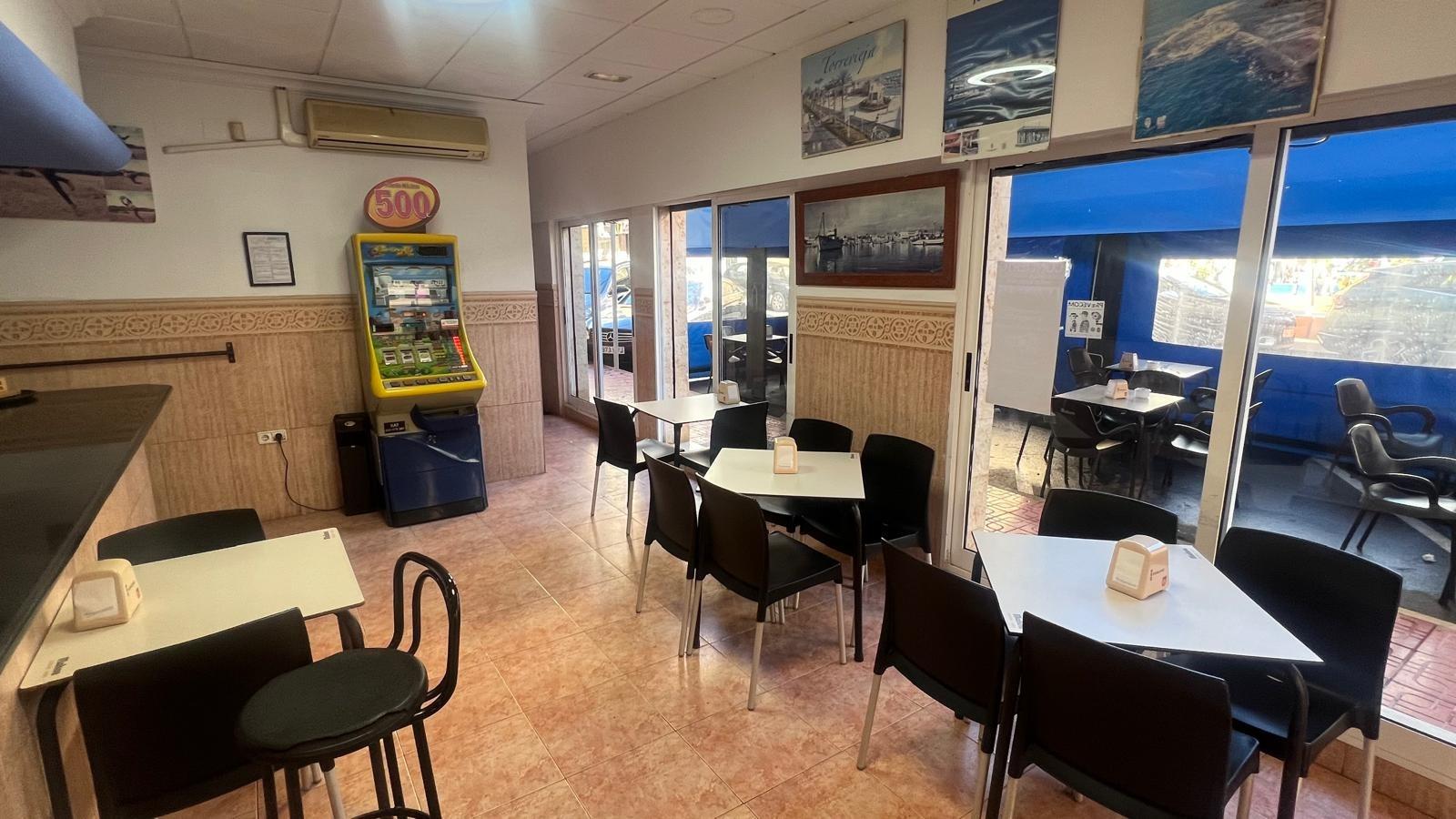 A fully operational bar is for sale in the heart of Torrevieja, a perfect opportunity for anyone loo