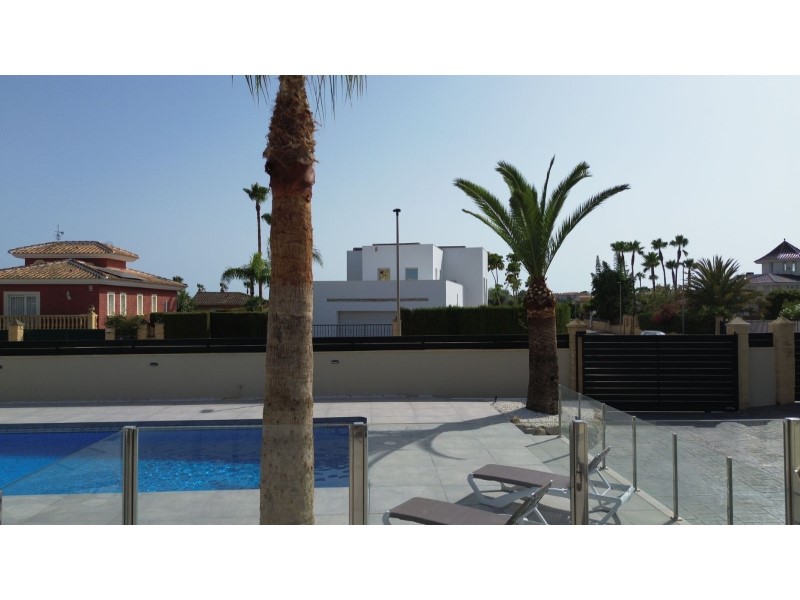 Bathroom in villa for sale in Alfas del Pi