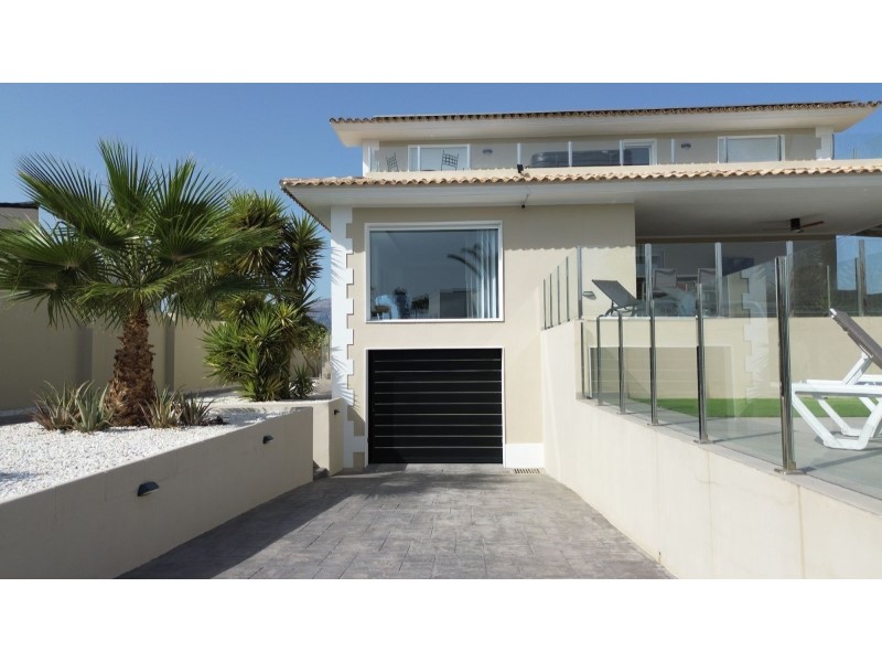 Terrace in villa for sale in Alfas del Pi