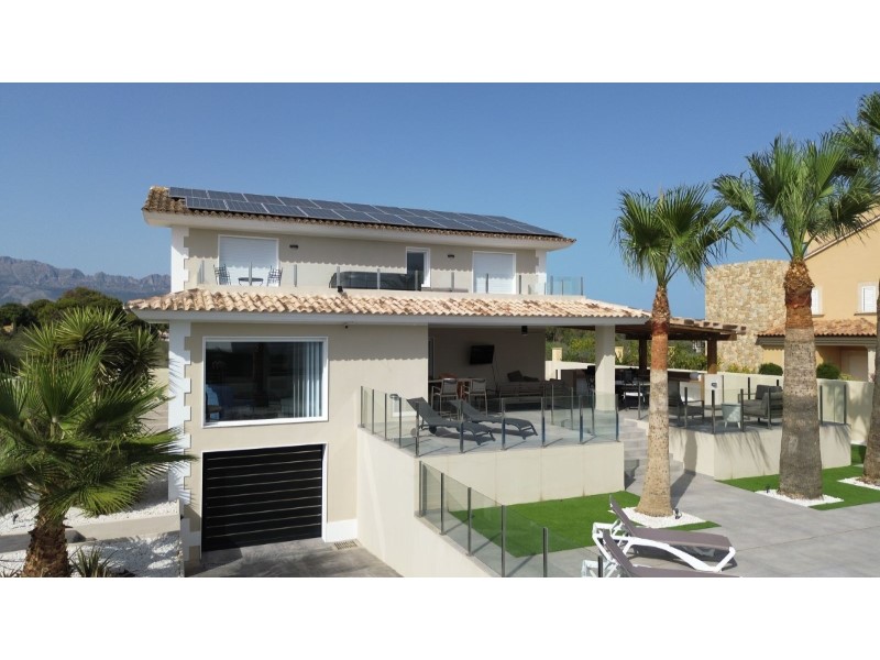 Bedroom in villa for sale in Alfas del Pi