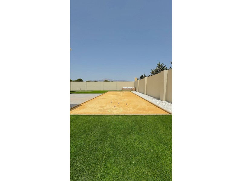 Bedroom in villa for sale in Alfas del Pi