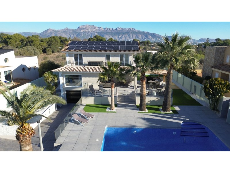 Kitchen in villa for sale in Alfas del Pi