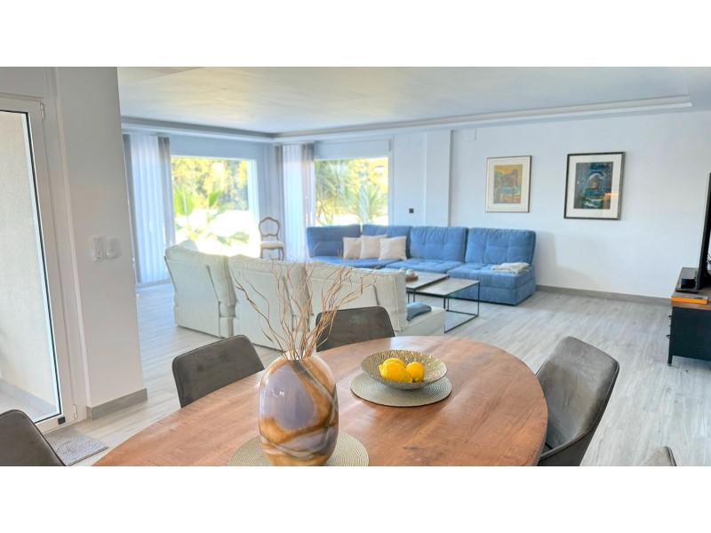 Garden in villa for sale in Alfas del Pi