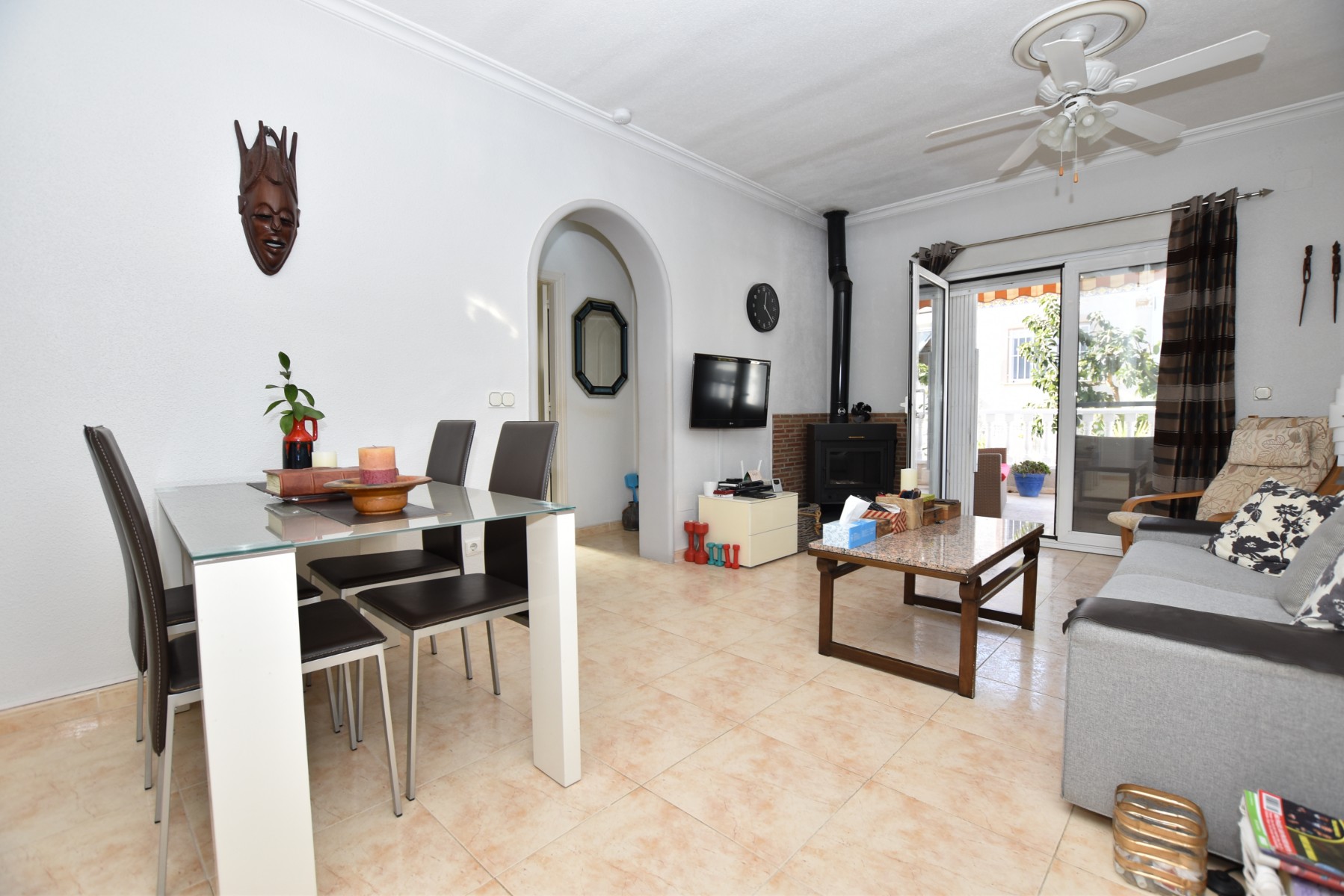 Living room in villa for sale in Algorfa