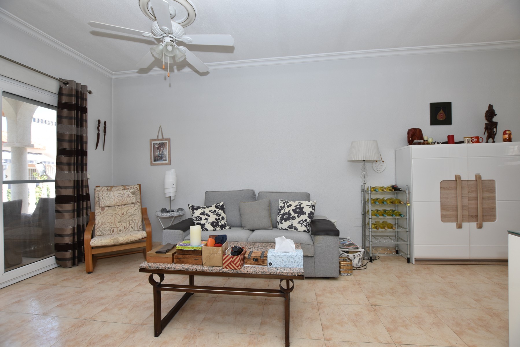 Master bedroom in villa for sale in Algorfa