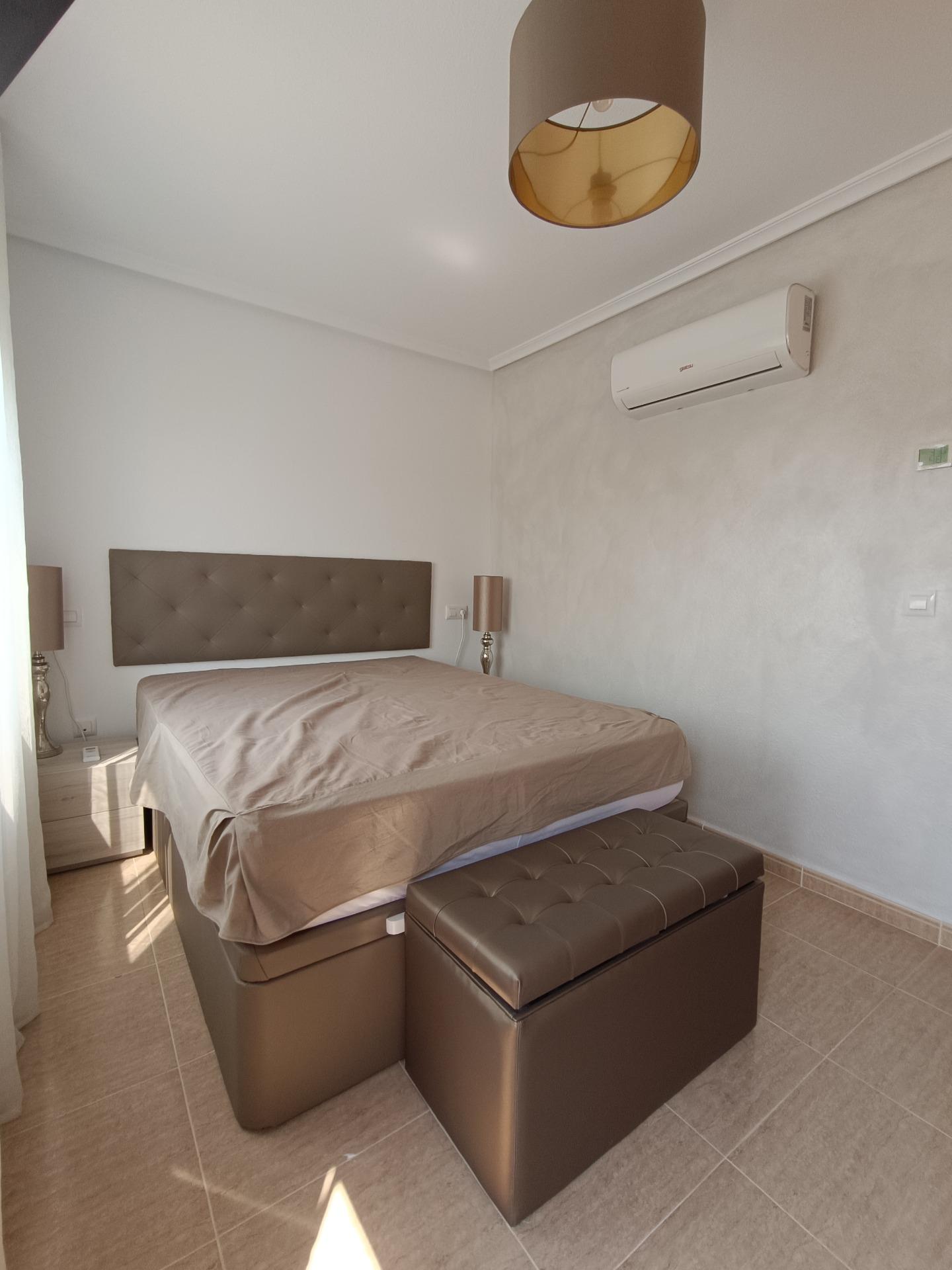 Master bedroom in terraced for sale in Avileses