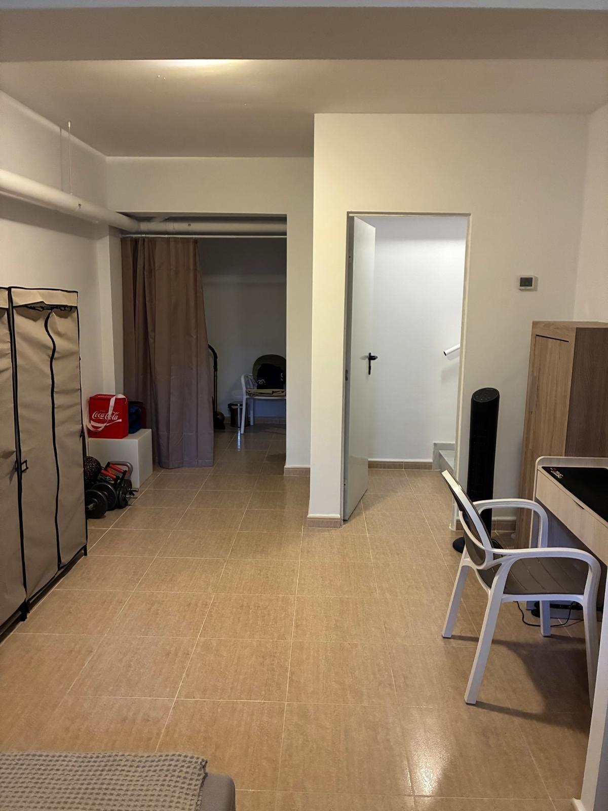 Bedroom in terraced for sale in Avileses