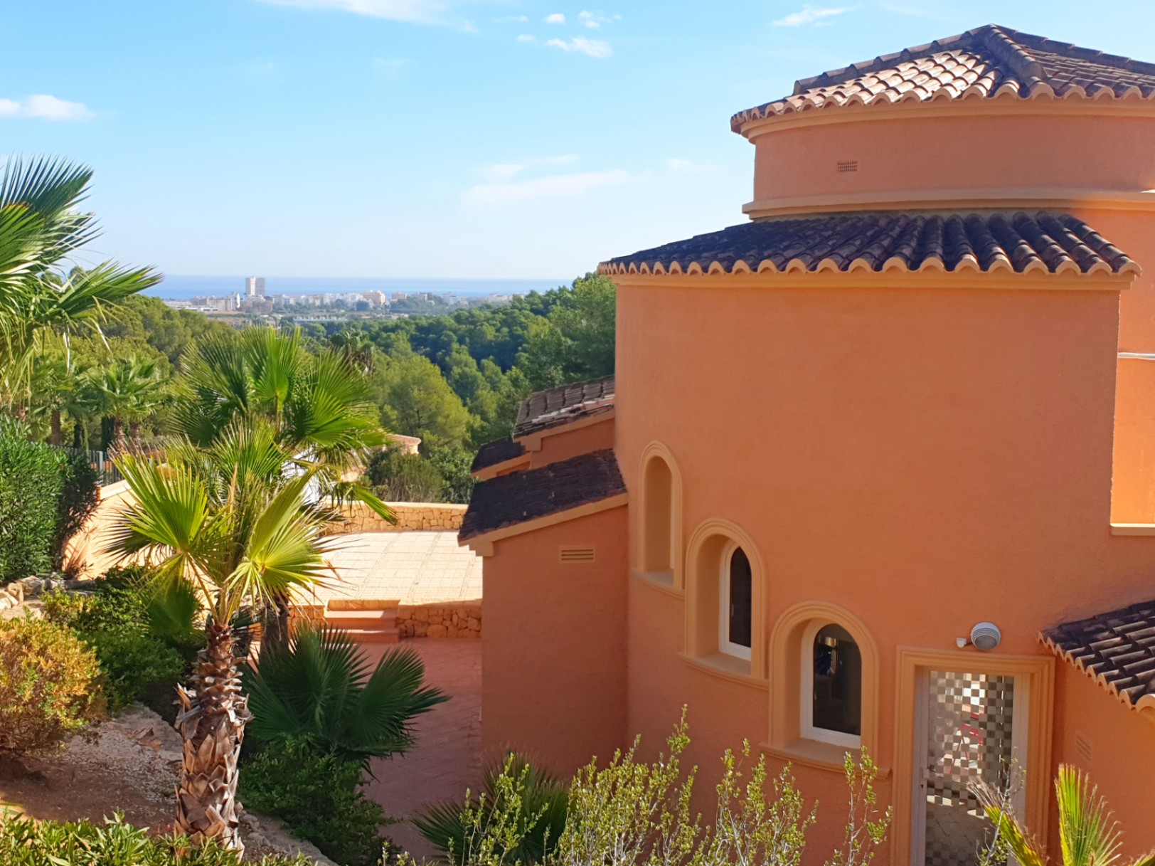 Garden in villa for sale in javea
