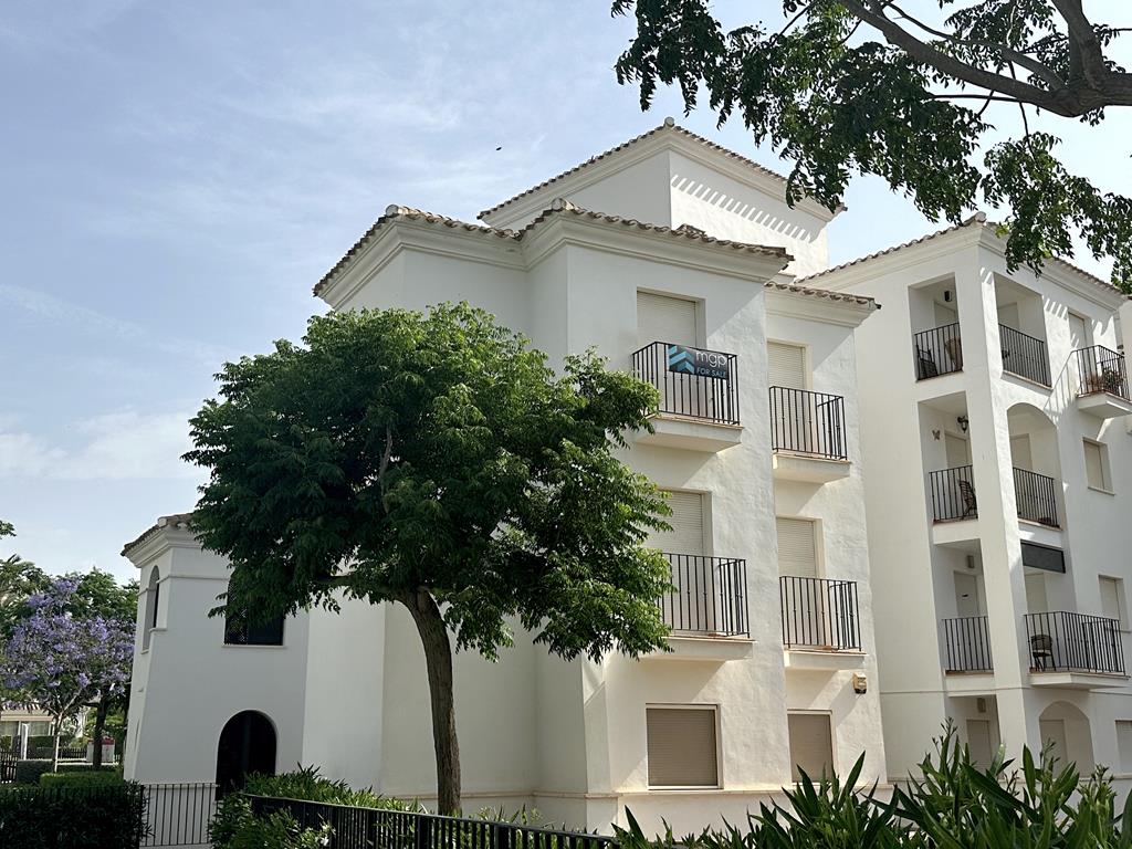 Garden in apartment for sale in Hacienda Riquelme Golf Resort