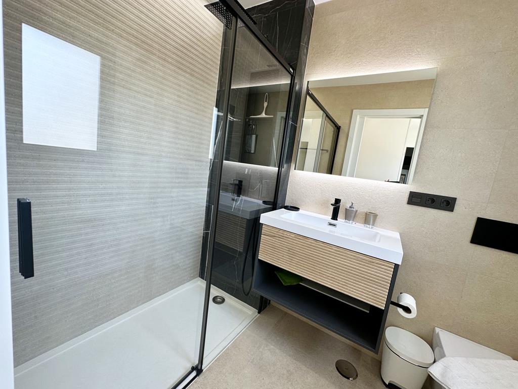 Bedroom in apartment for sale in Santa Rosalia Resort