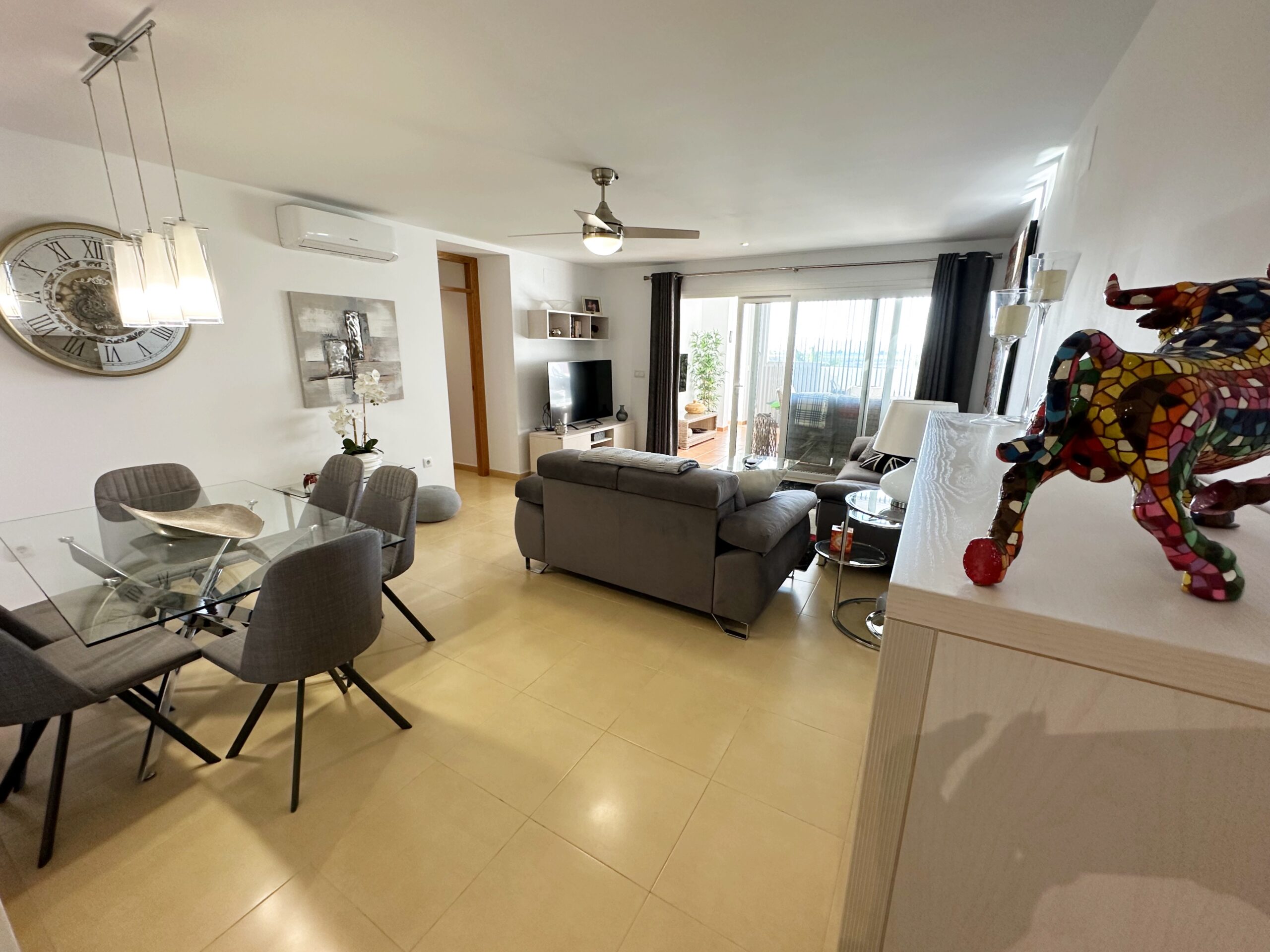 Bedroom in apartment for sale in Mar Menor Golf Resort