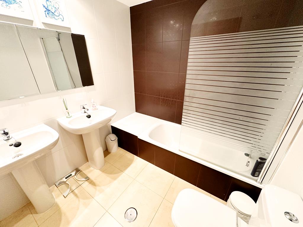 Bathroom in apartment for sale in Mar Menor Golf Resort