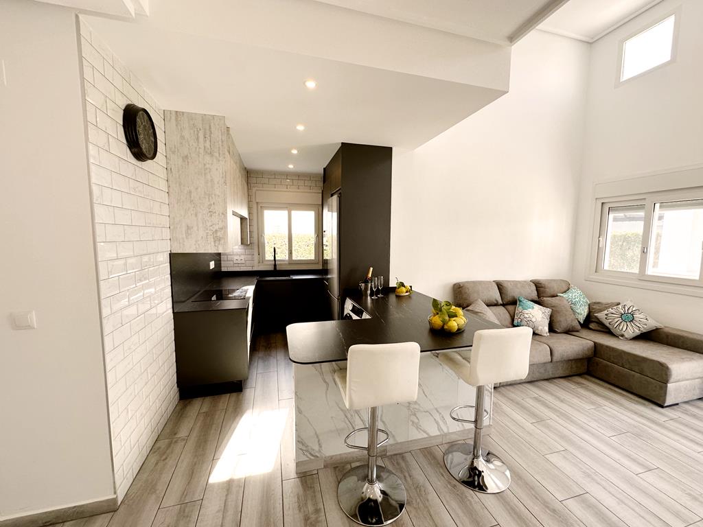 Dining area in villa for sale in La Torre Golf Resort
