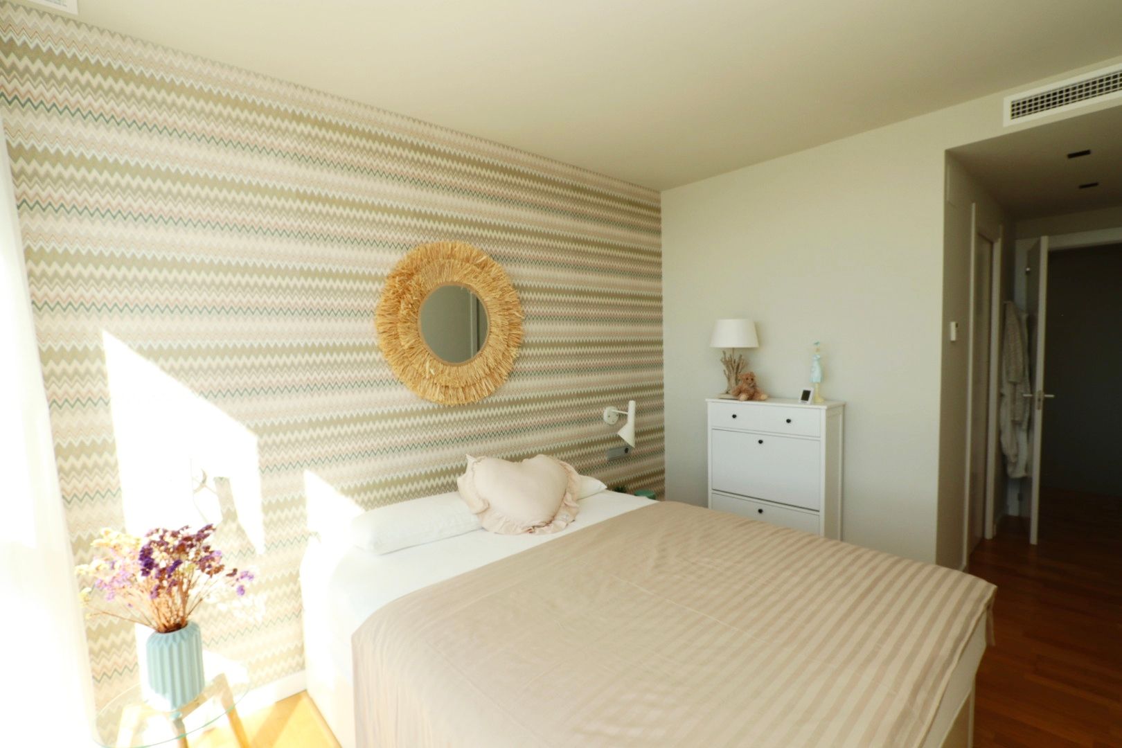 Bedroom in villa for sale in Finestrat
