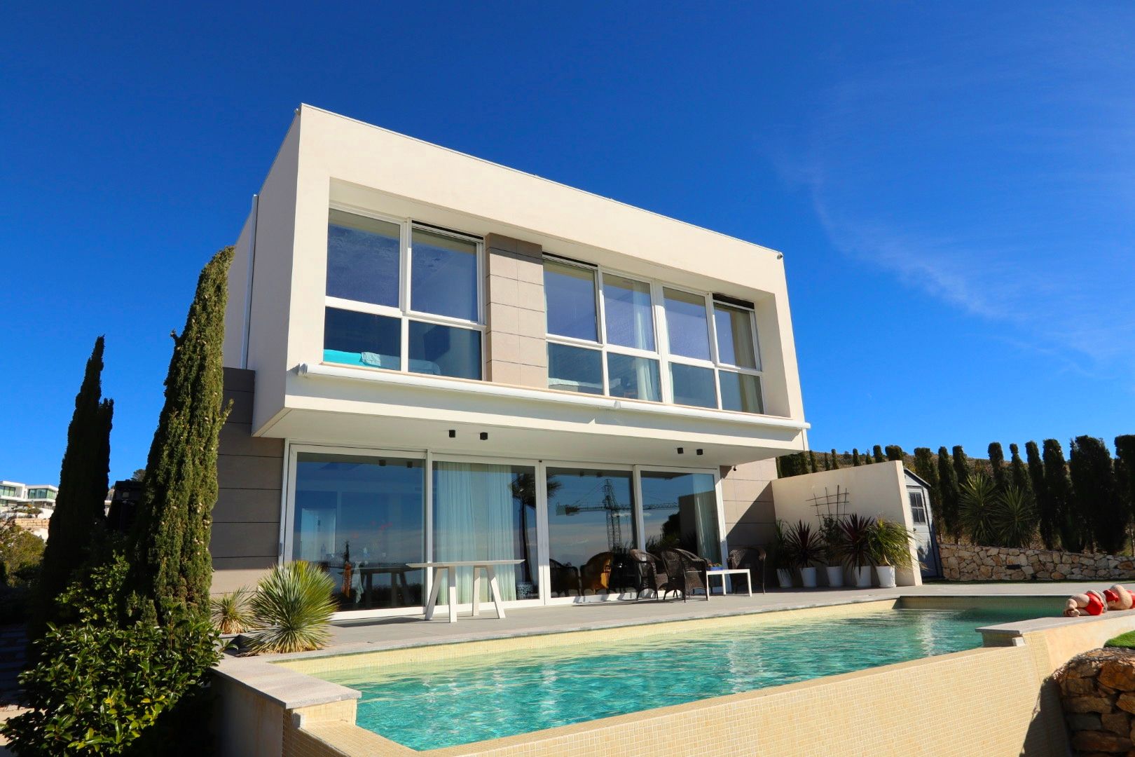 Dining area in villa for sale in Finestrat