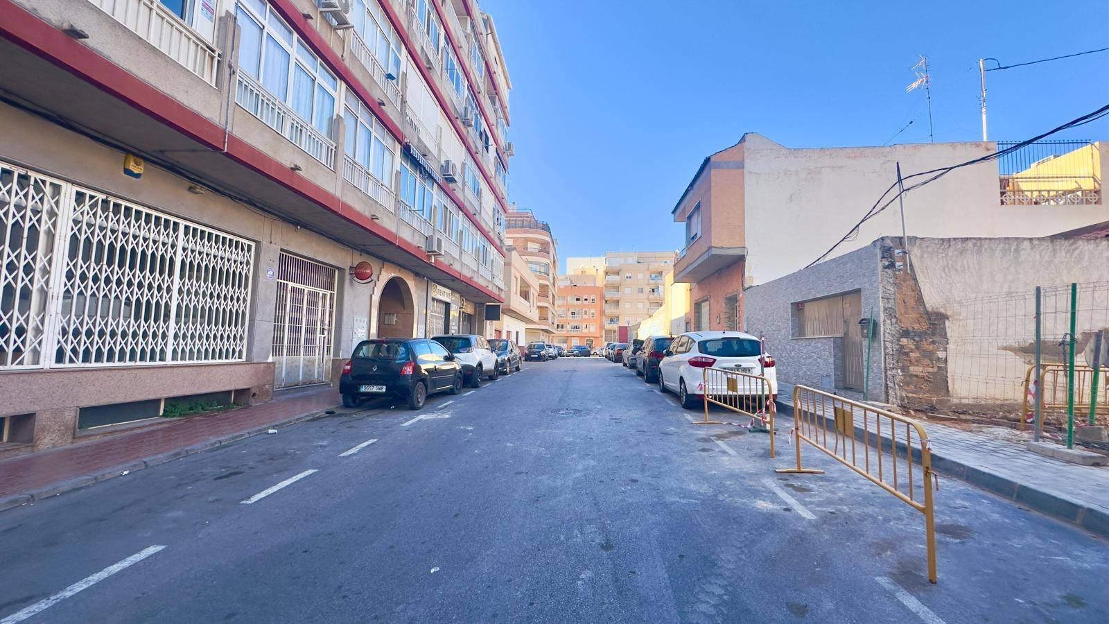 This spectacular flat, located on Calle Calera just 900 metres from the beach, offers a unique oppor