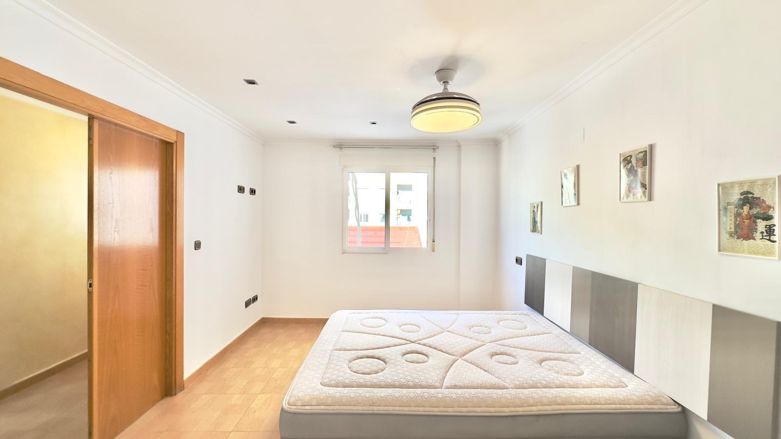 Bedroom in apartment for sale in Torrevieja