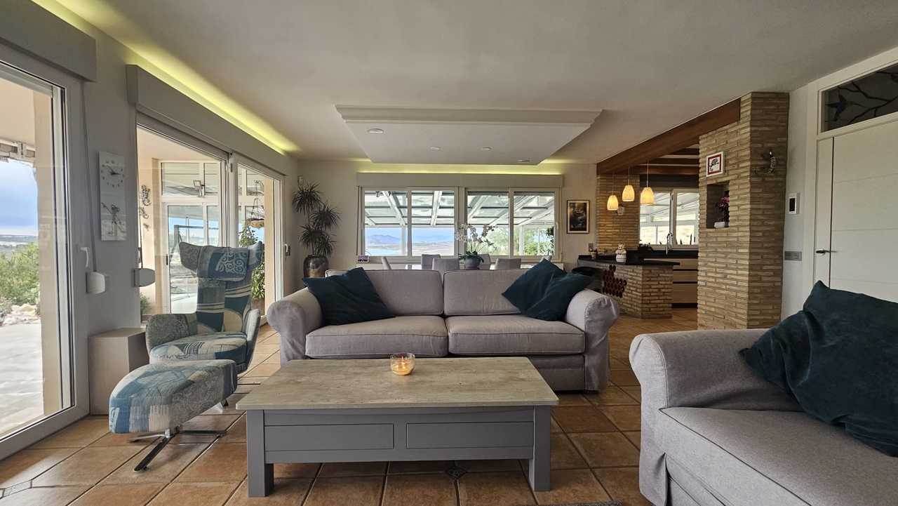 Exterior view in villa for sale in Torremendo