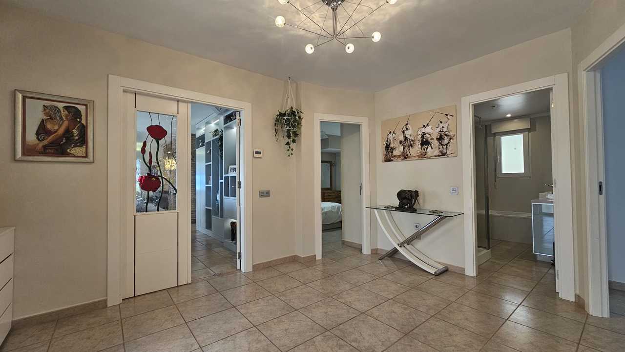 Bedroom in villa for sale in Torremendo
