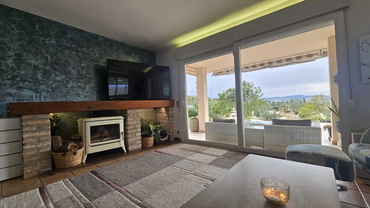 Bedroom in villa for sale in Torremendo