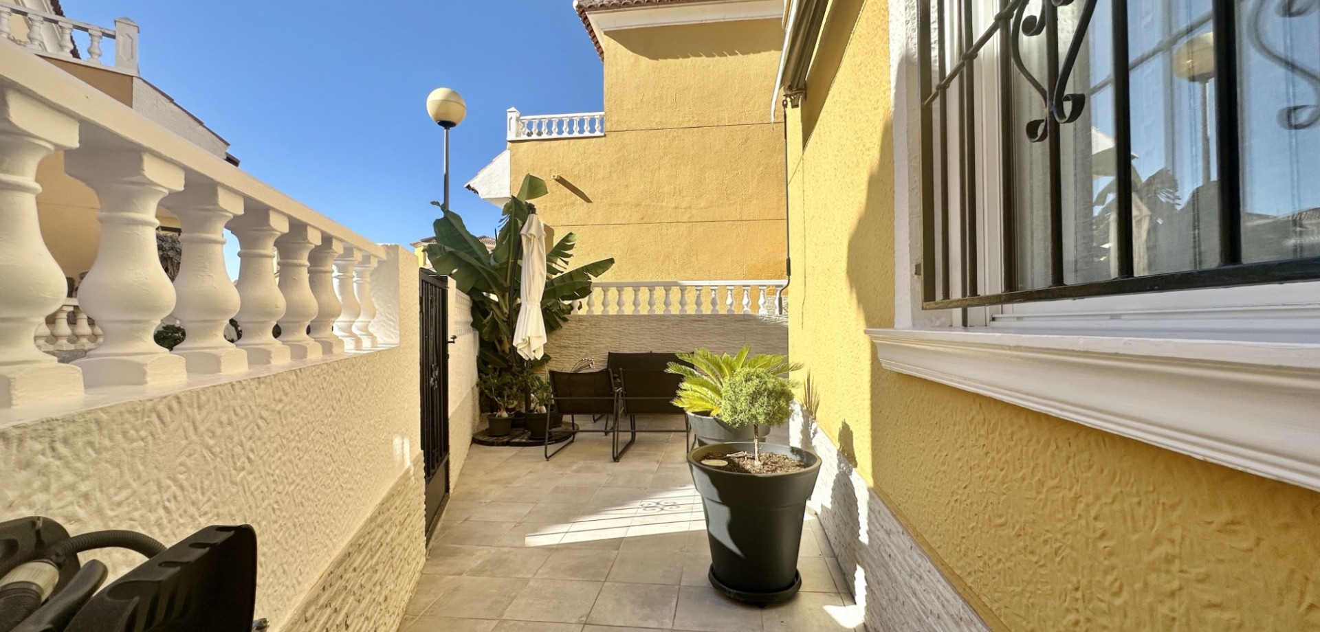 Dining area in terraced for sale in Orihuela Costa
