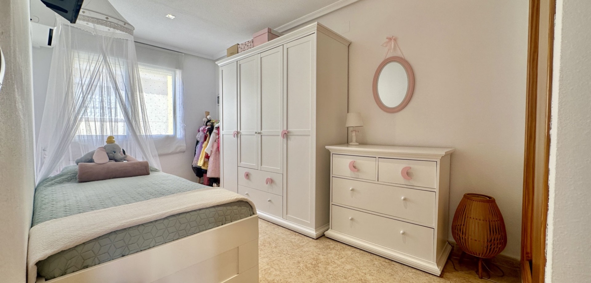 Bedroom in terraced for sale in Orihuela Costa