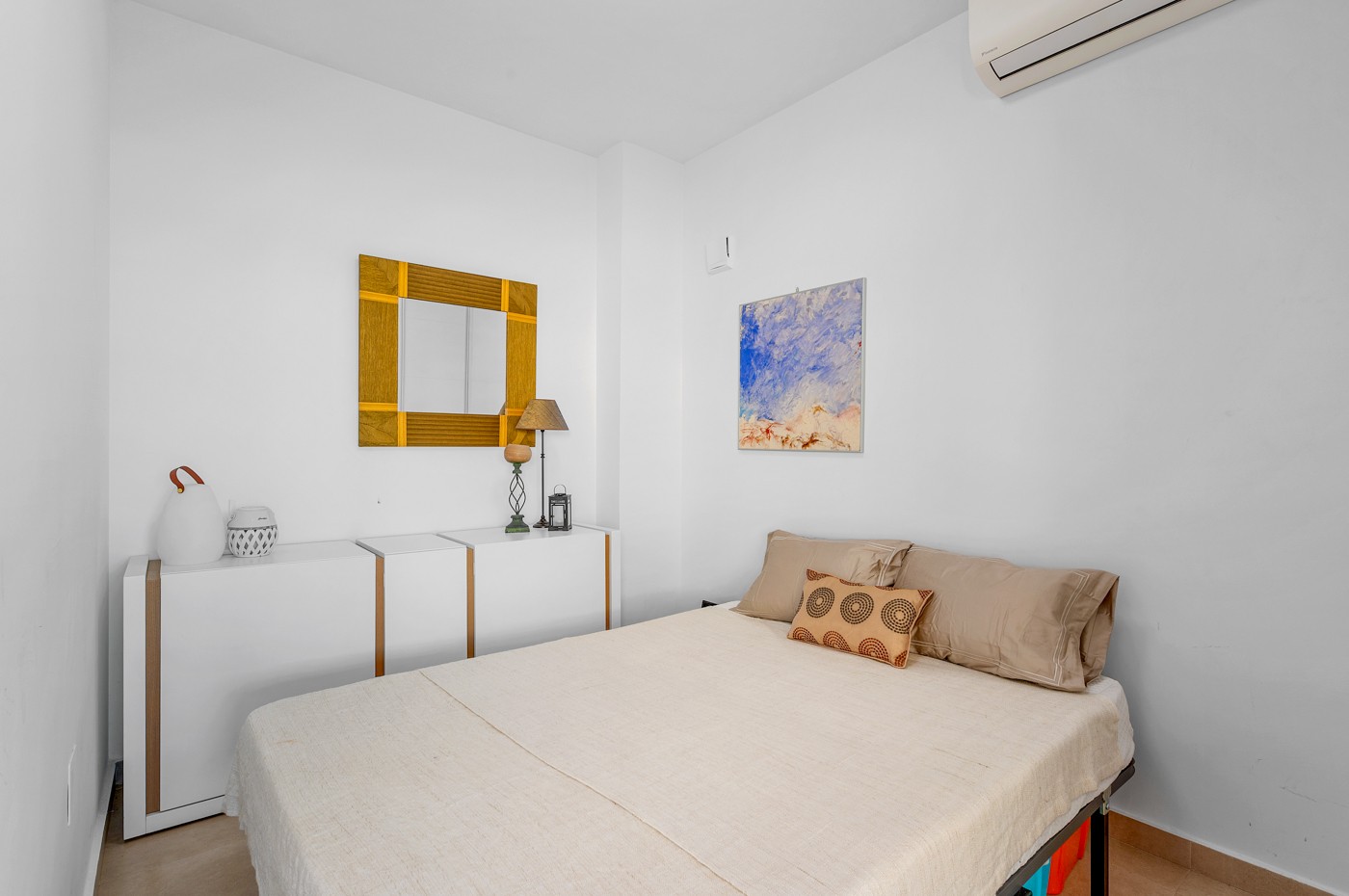 Master bedroom in terraced for sale in Formentera del Segura