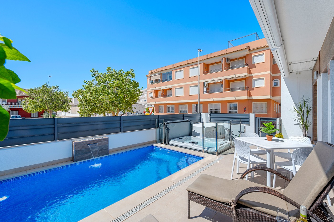 Exterior view in terraced for sale in Formentera del Segura