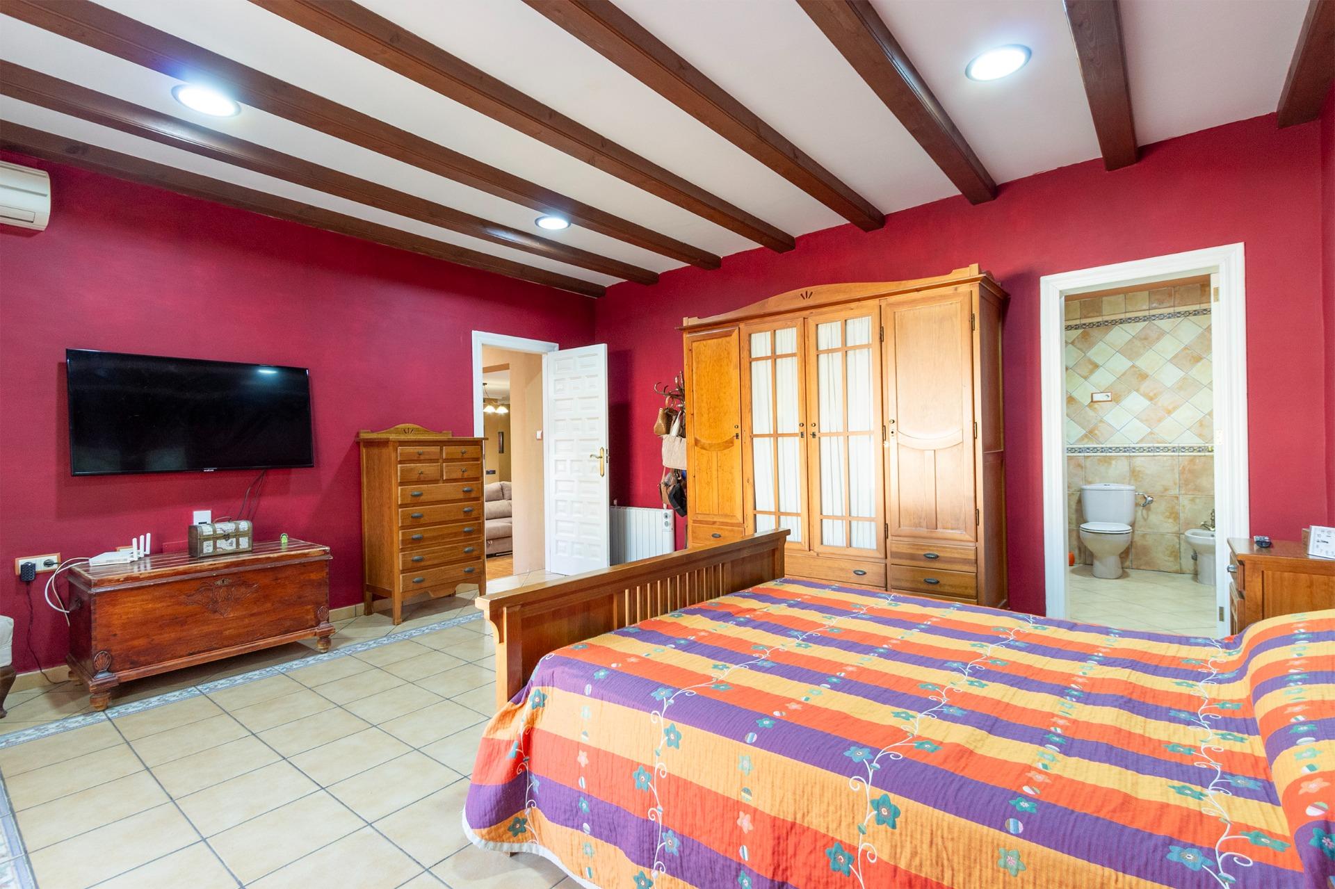 Pool area in villa for sale in Torrevieja