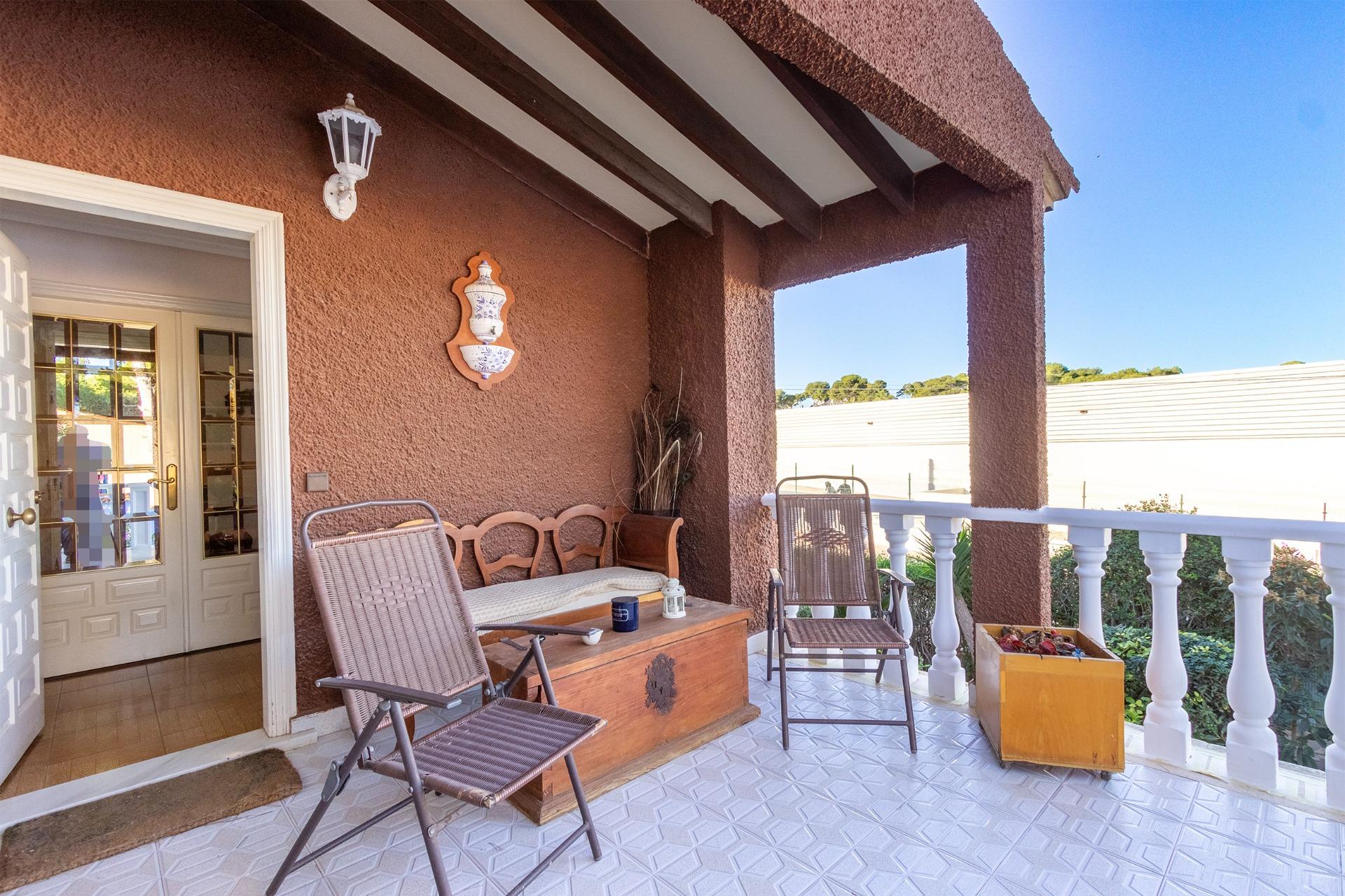 Bedrooms: 4, Bathrooms: 3, Villa in Torrevieja, Alicante, Spain