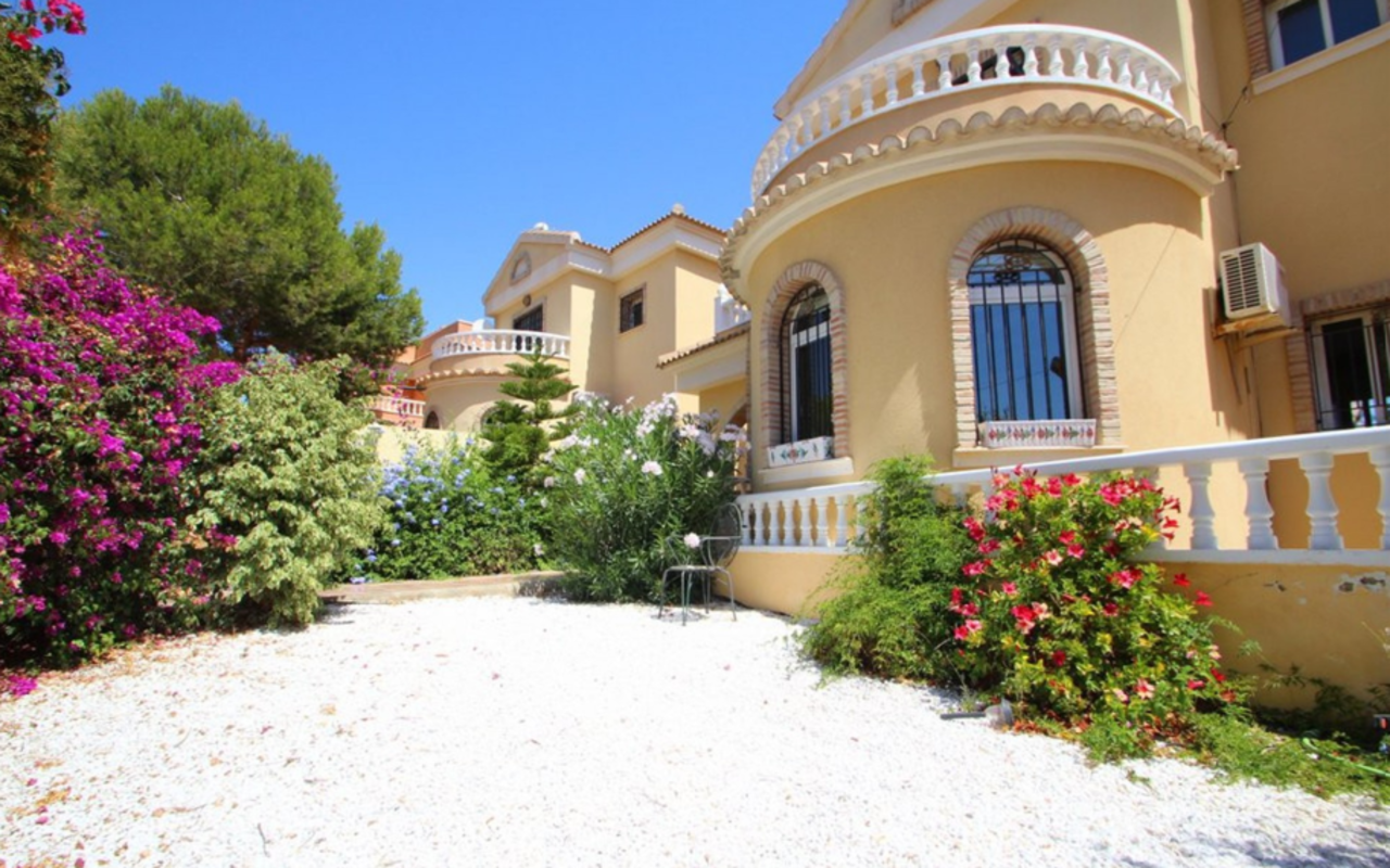 Exterior view in villa for sale in Villamartin