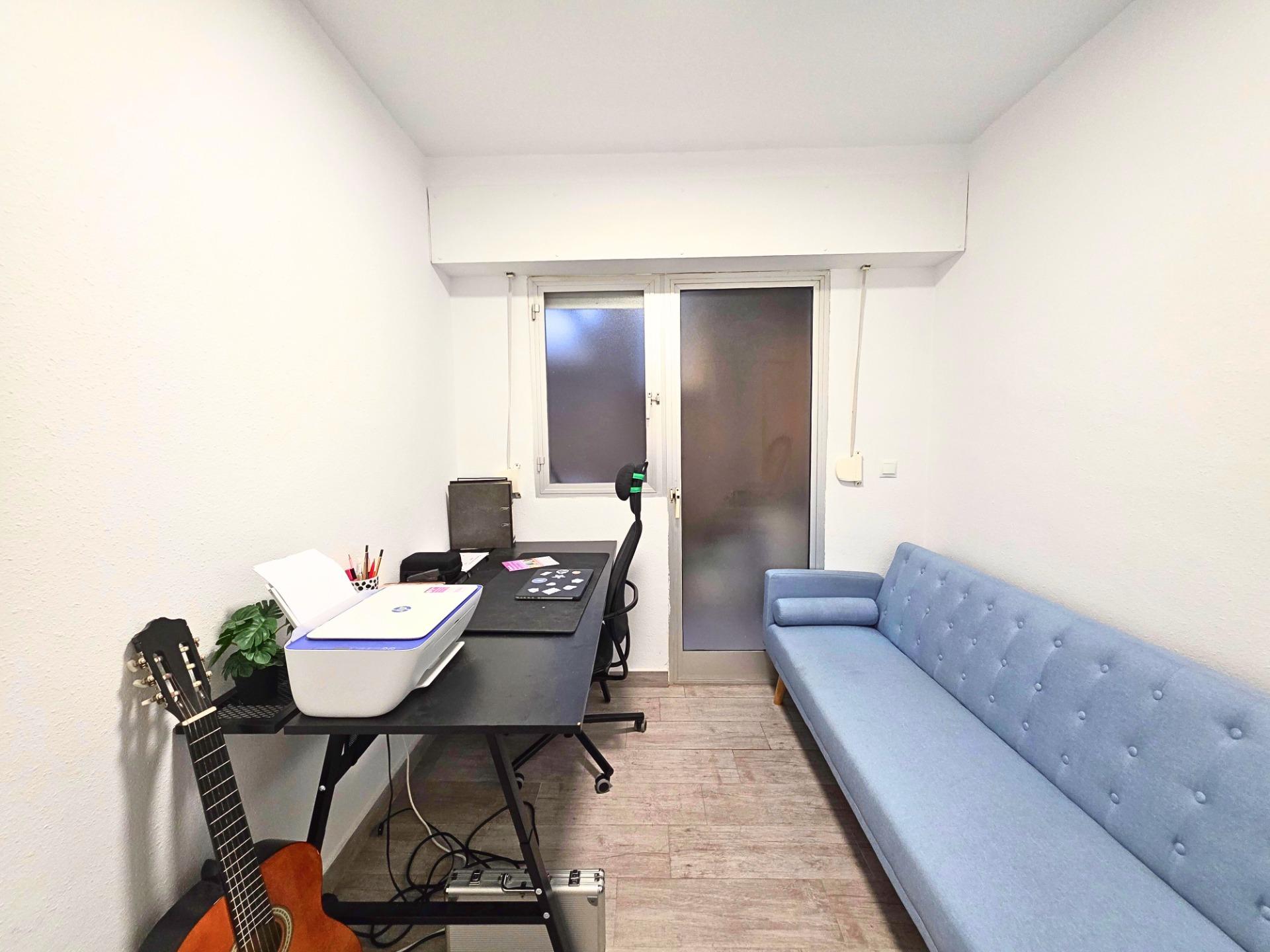 Living room in apartment for sale in Torrevieja
