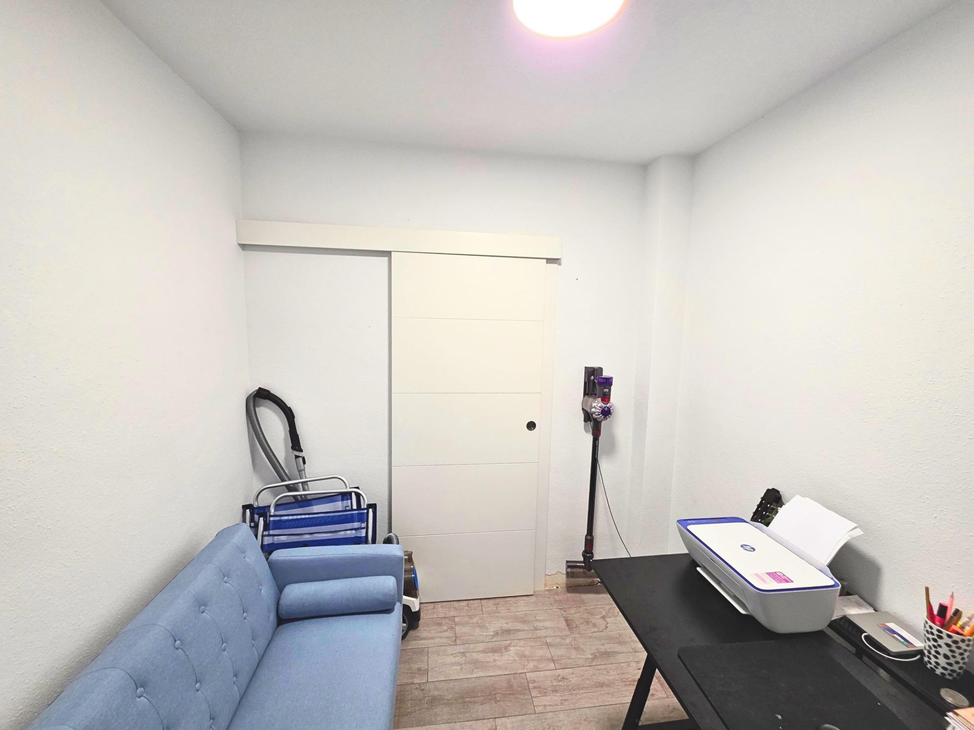 Kitchen in apartment for sale in Torrevieja