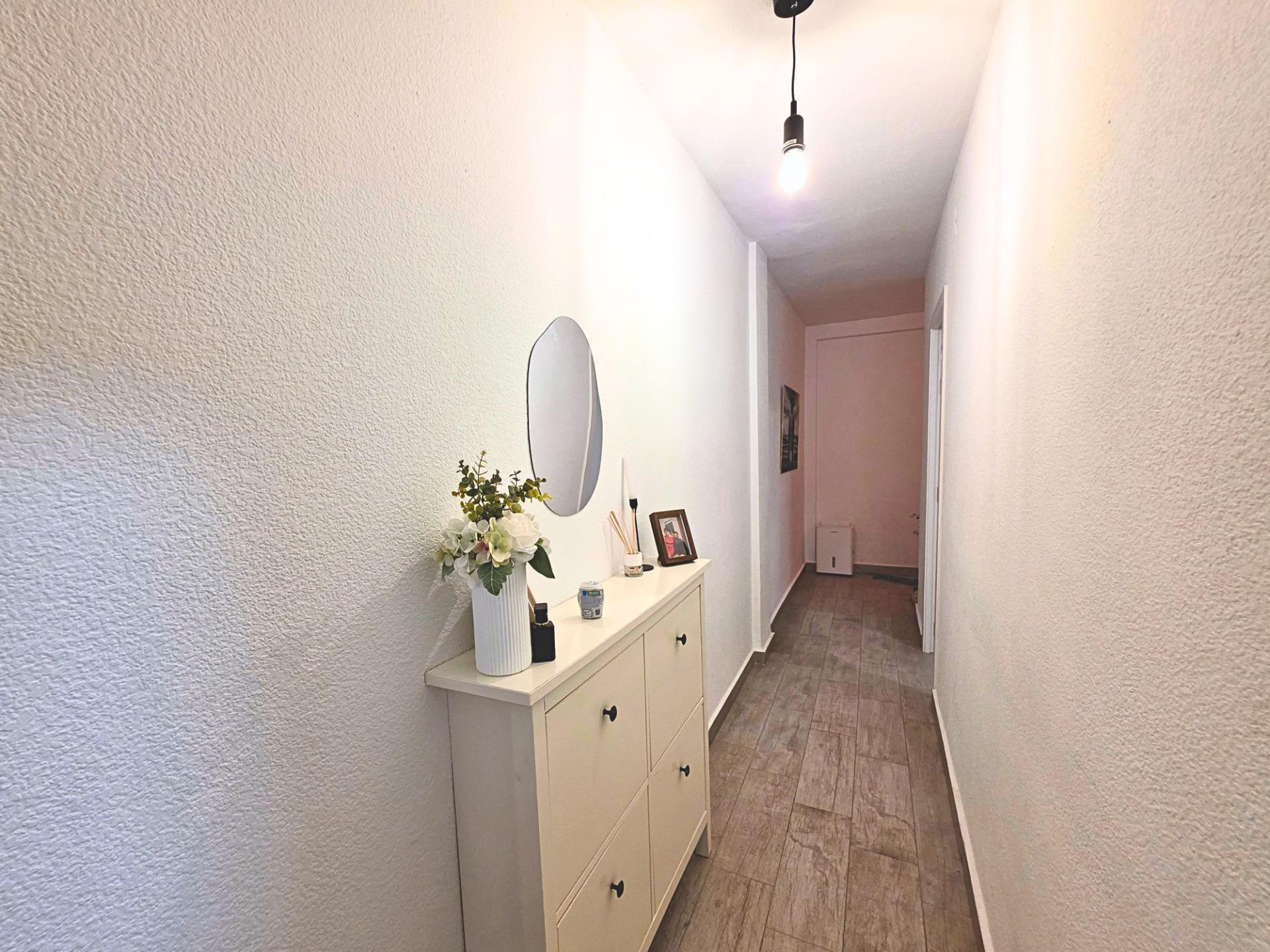 Master bedroom in apartment for sale in Torrevieja