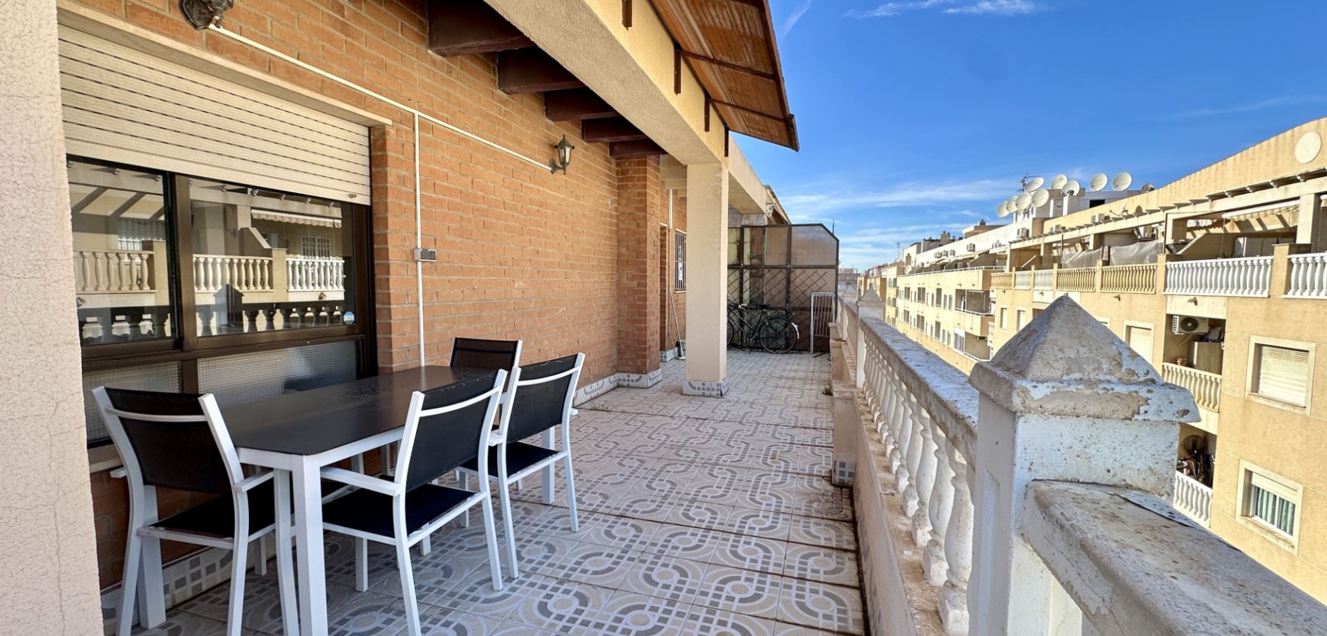 Living room in apartment for sale in Torrevieja