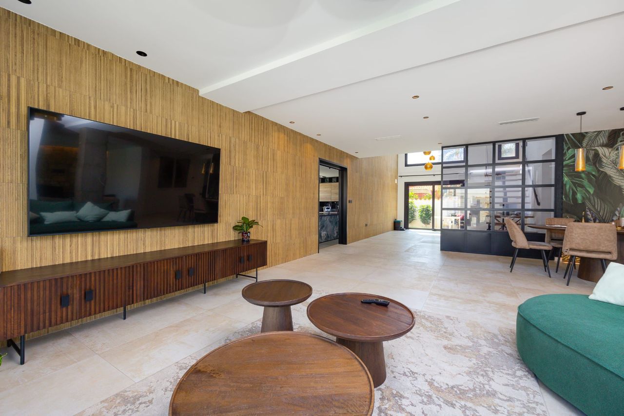 Terrace in villa for sale in Torrevieja