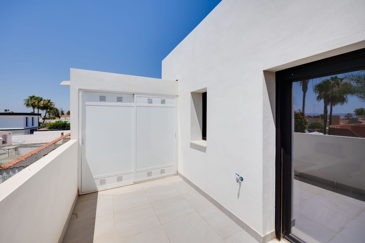 Garden in villa for sale in Torrevieja