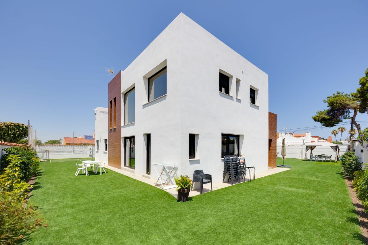 Dining area in villa for sale in Torrevieja