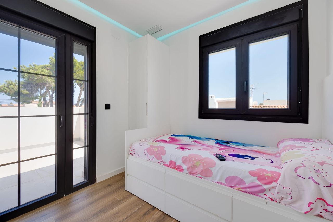 Living room in villa for sale in Torrevieja