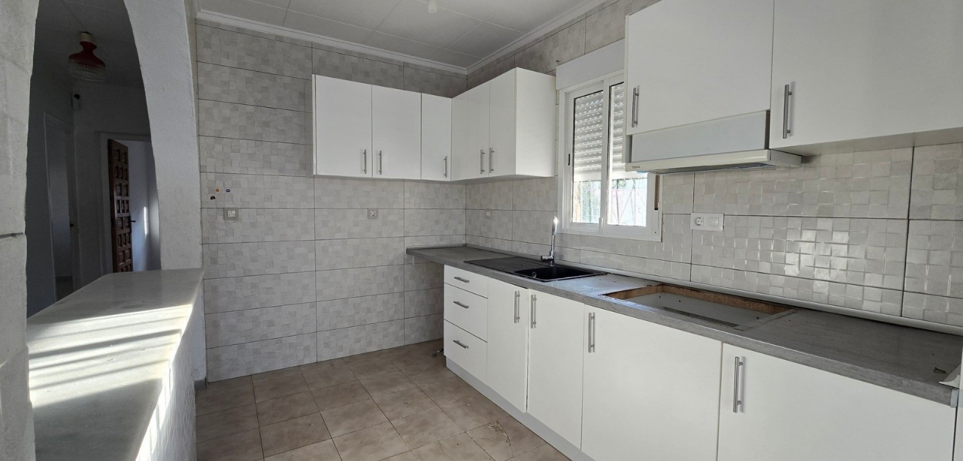 Master bedroom in villa for sale in Torrevieja