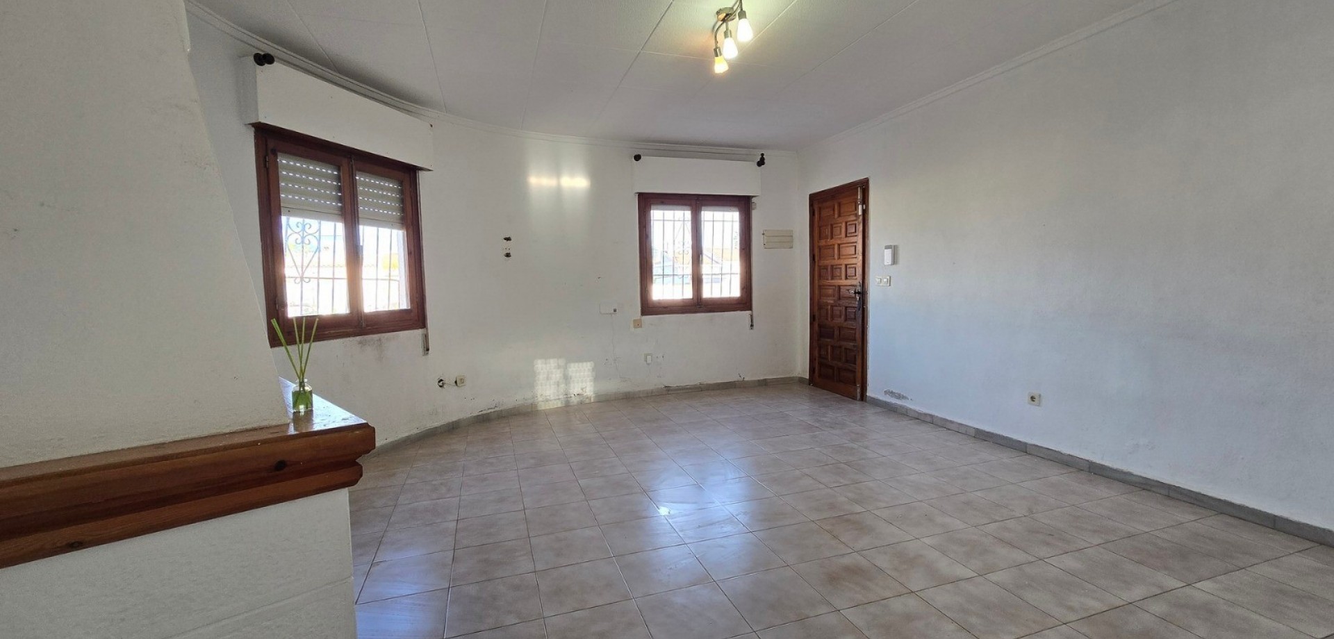 Set in the established residential area of El Chaparral, this detached villa offers a rare chance to