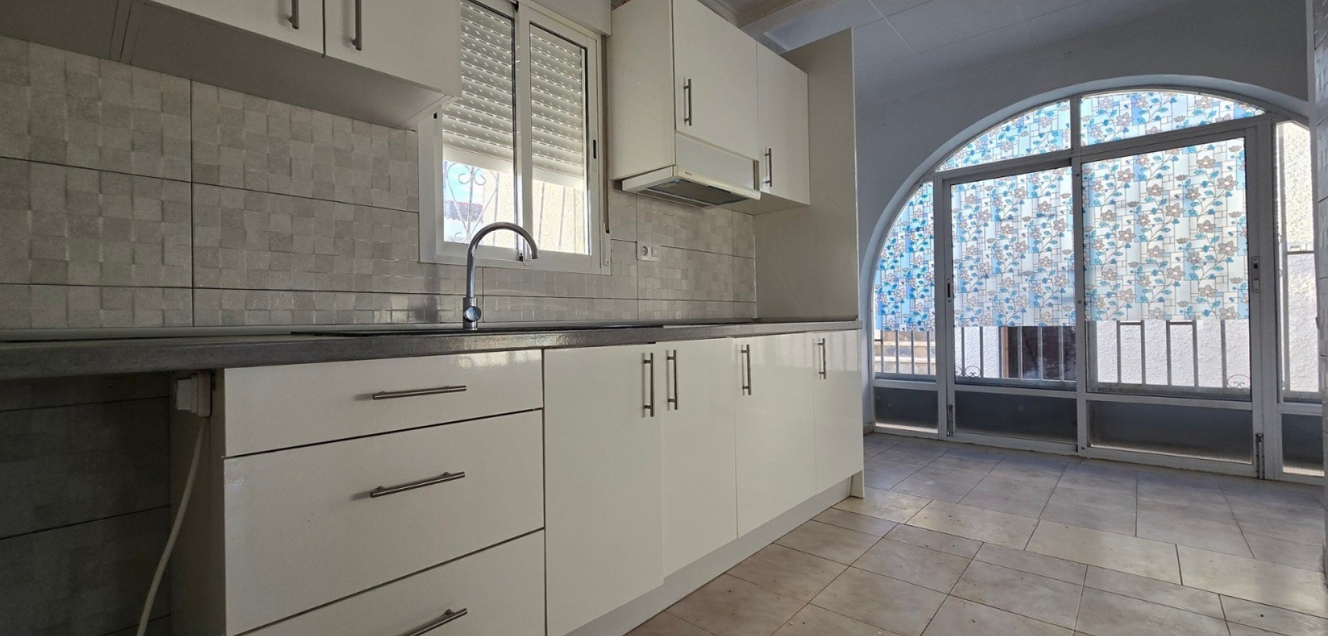Set in the established residential area of El Chaparral, this detached villa offers a rare chance to