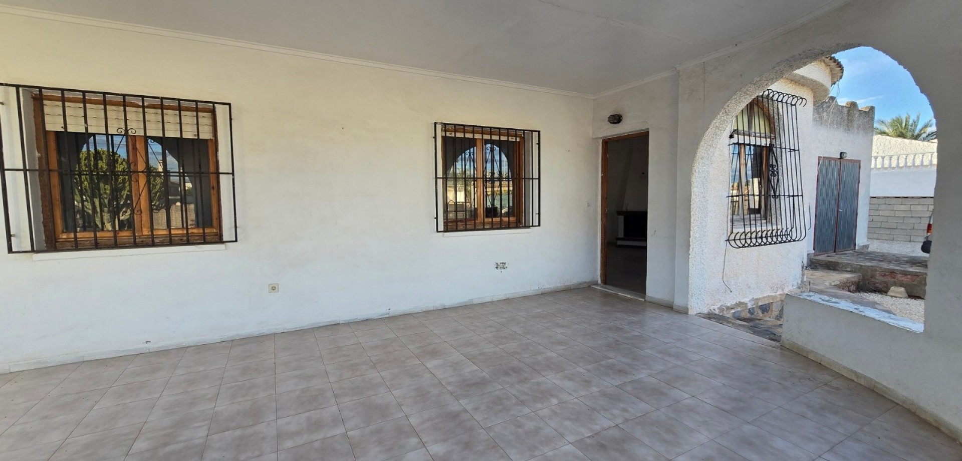 Garden in villa for sale in Torrevieja