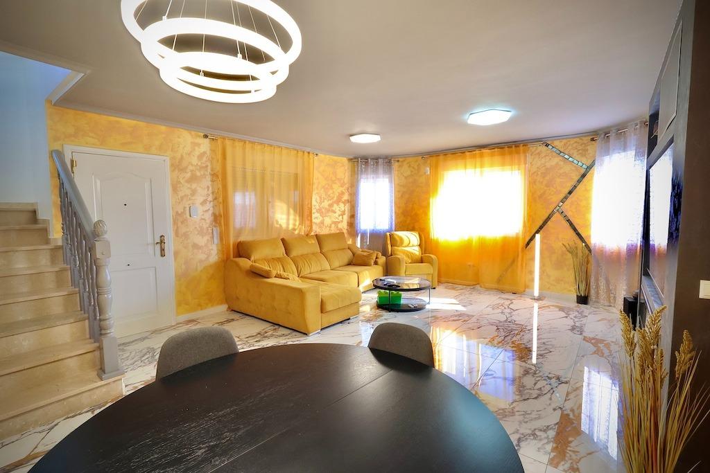 Pool area in villa for sale in San Miguel de Salinas
