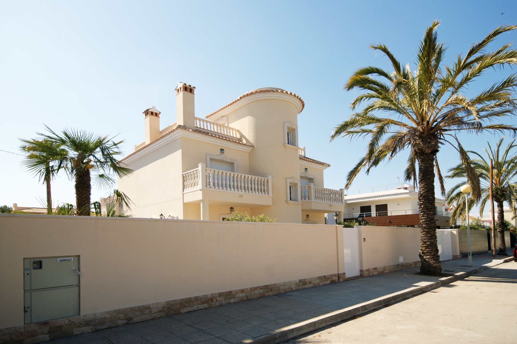 Amazing Detached Villa located only 400m to the beautiful beaches of Cabo Roig