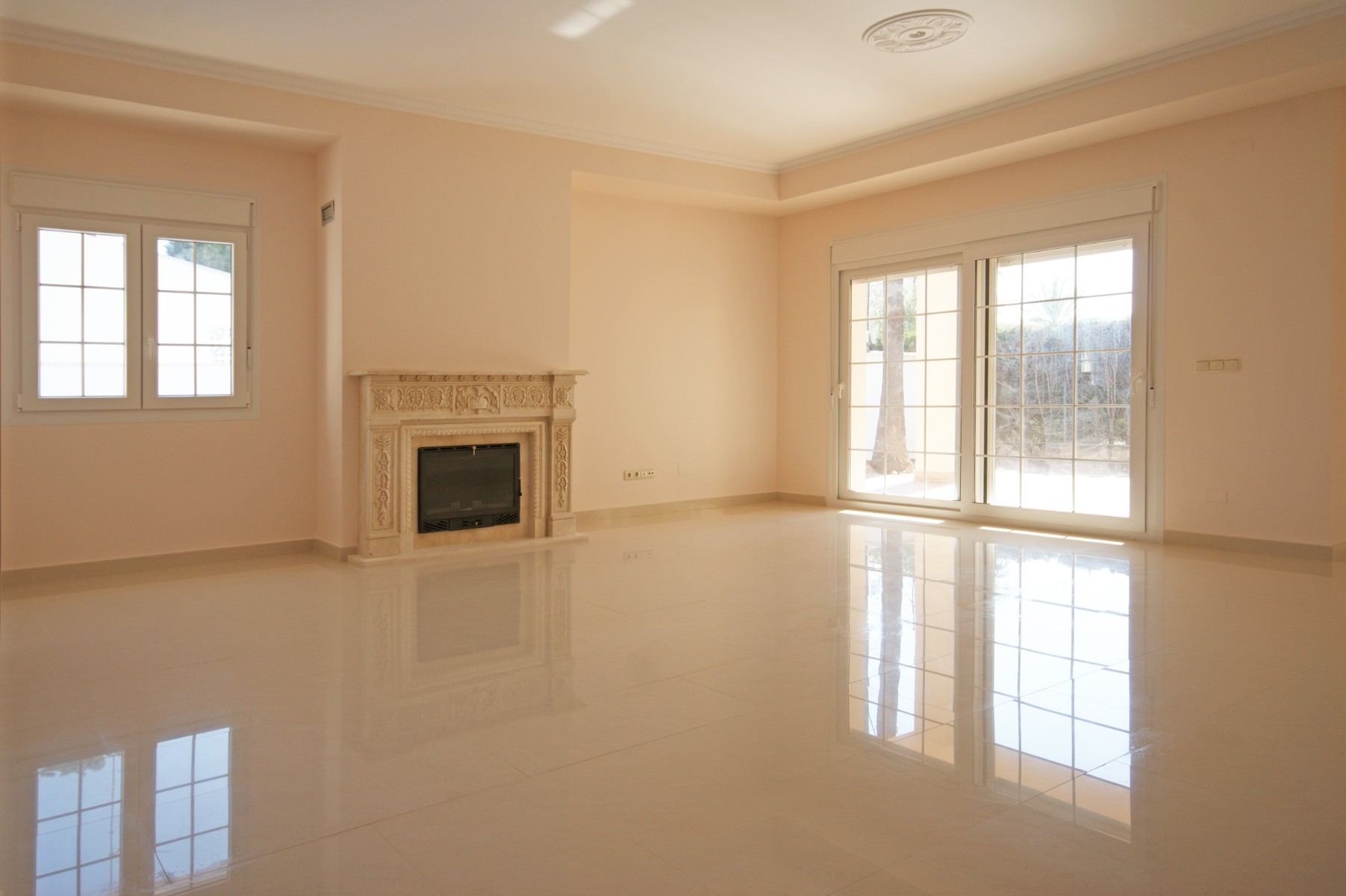 Master bedroom in villa for sale in Cabo Roig