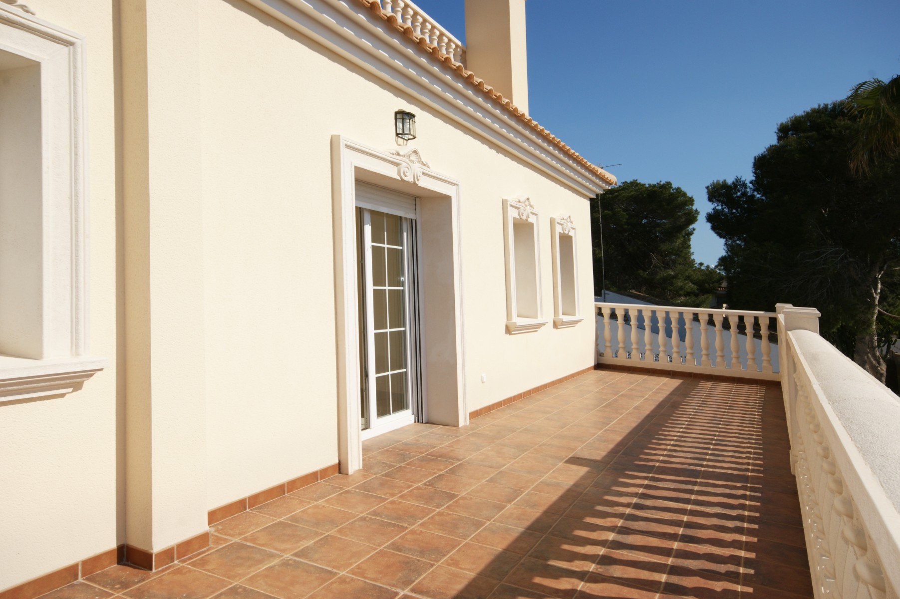 Dining area in villa for sale in Cabo Roig