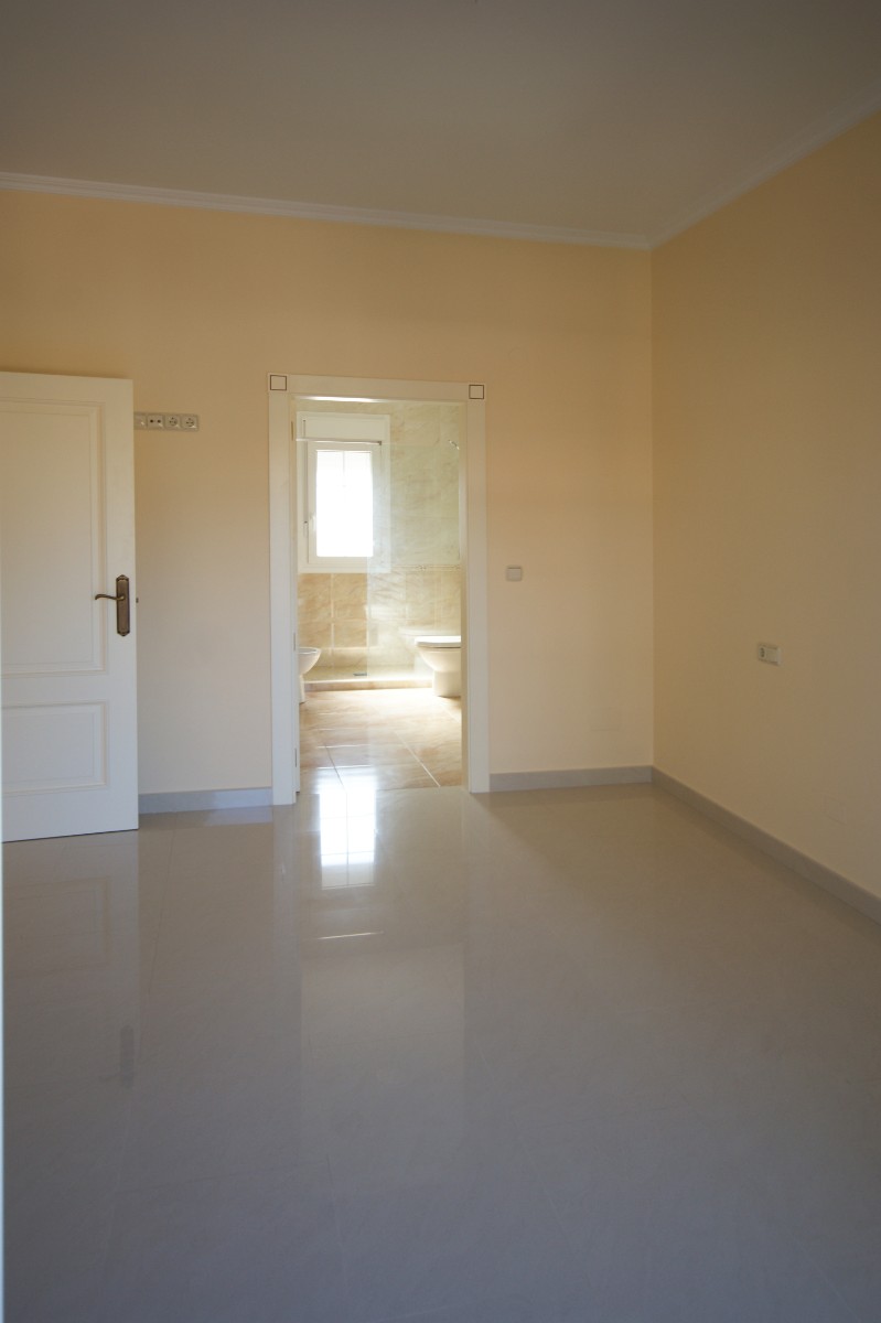 Garden in villa for sale in Cabo Roig