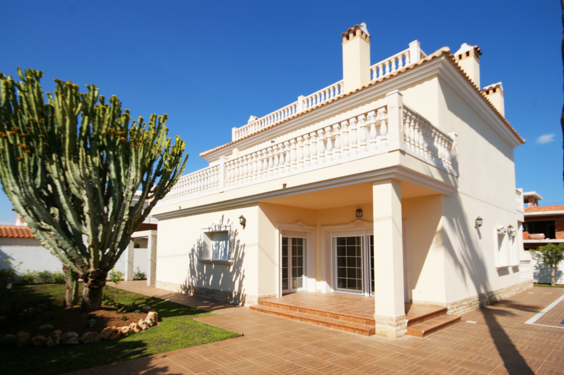 Amazing Detached Villa located only 400m to the beautiful beaches of Cabo Roig